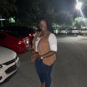 Meet your Posher, Mercedes